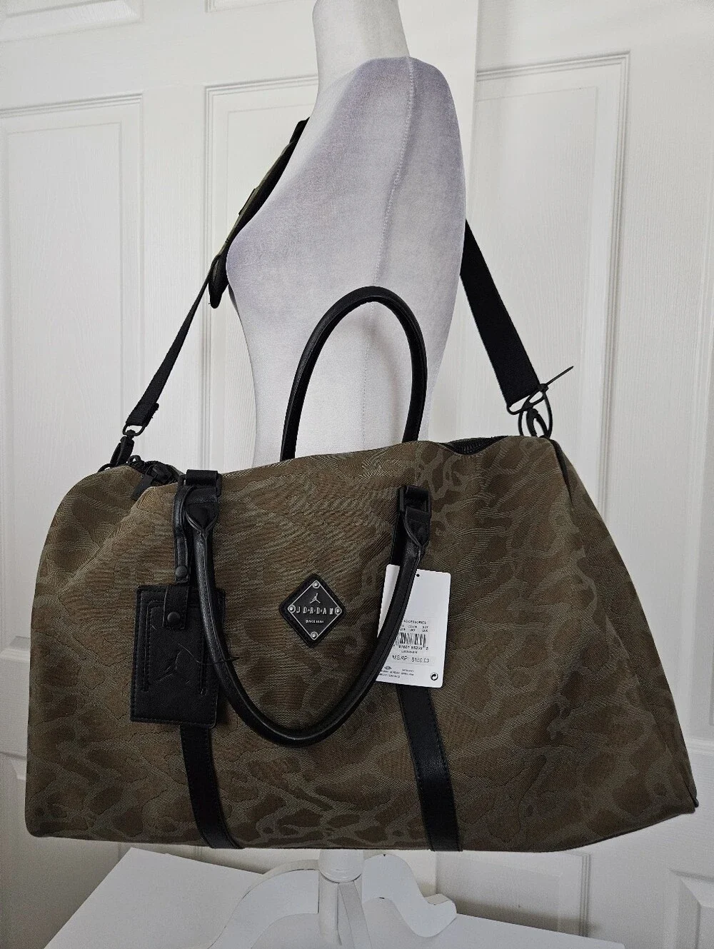 NIKE JORDAN NWT Unisex Duffel